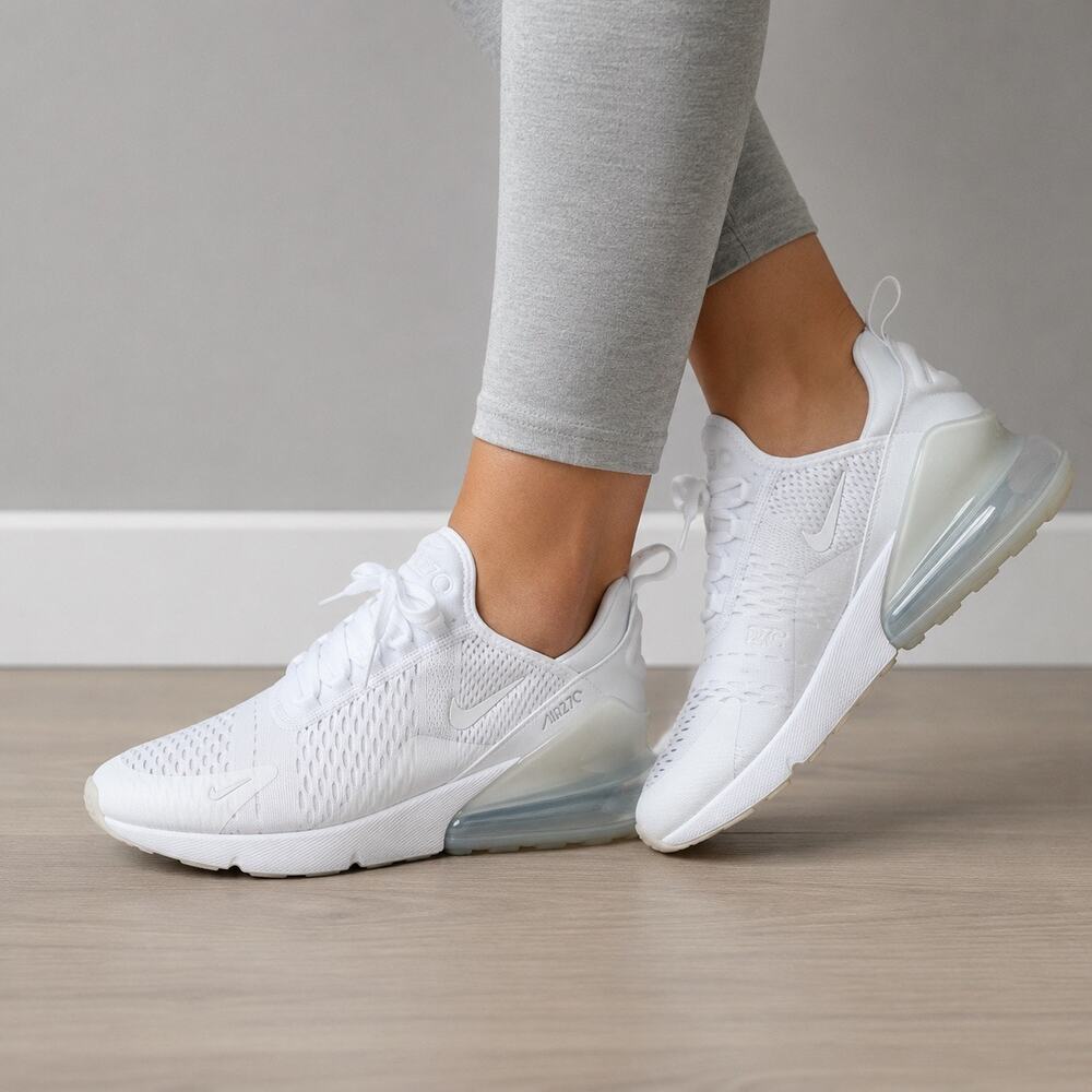 Nike Air Max 270 sneakers in a Triple White / White US 7Y (W8.5)